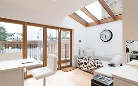Luxury 2 Bed Apartment With Sw Facing Terrace