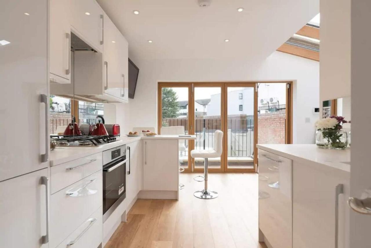 Luxury 2 Bed Apartment With Sw Facing Terrace London Exterior photo